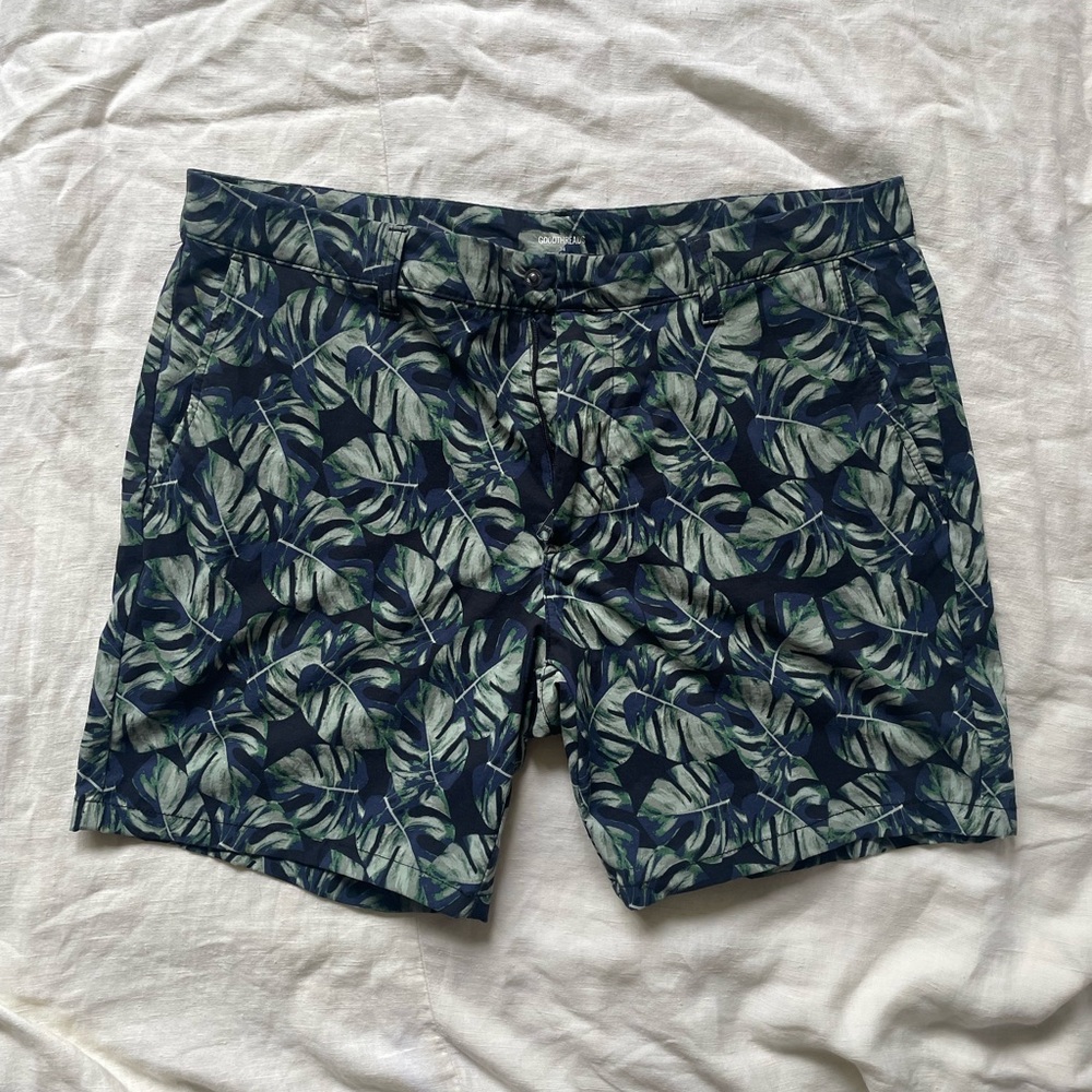 34w Tropical Print Shorts 6inch inseam